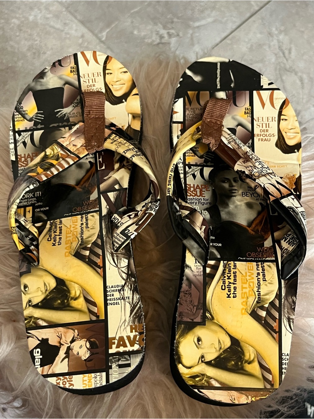 Women’s Graphic Print Flip Flop Sandals - Brown Multi